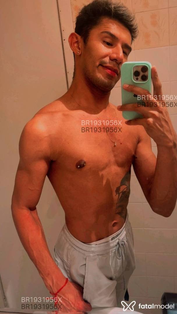 Acompanhante homem loira (o) de olhos pretos em Curitiba - Juh Oliveira