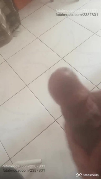Acompanhante homem com cabelo castanho de olhos castanhos - Toni Robert
