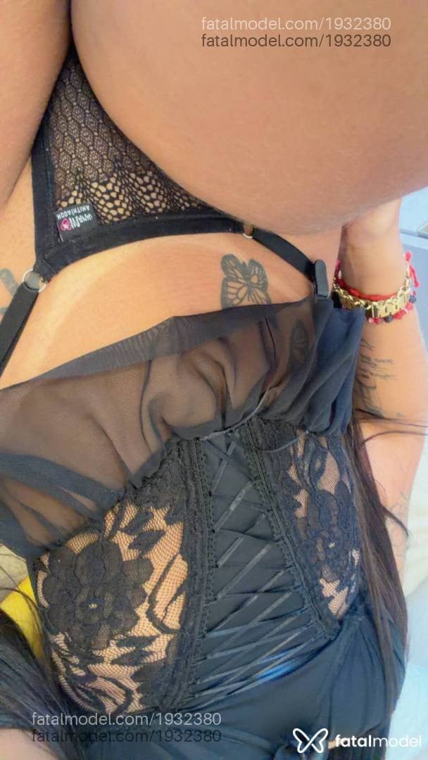 Acompanhante mulher morena (o) de olhos pretos - Lays Gutierrez