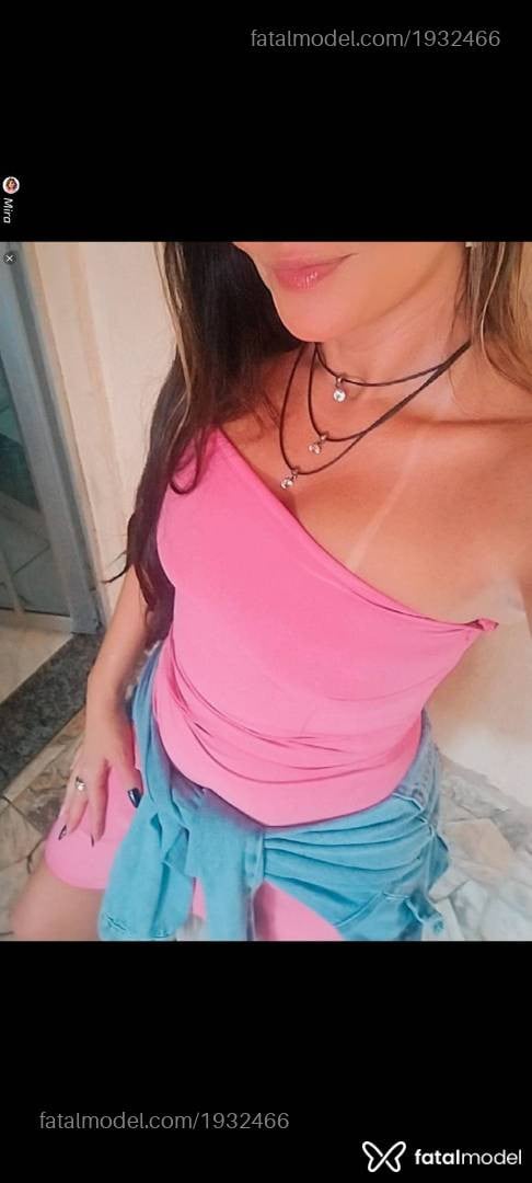 Acompanhante mulher morena (o) de olhos verdes - Angel Garcia