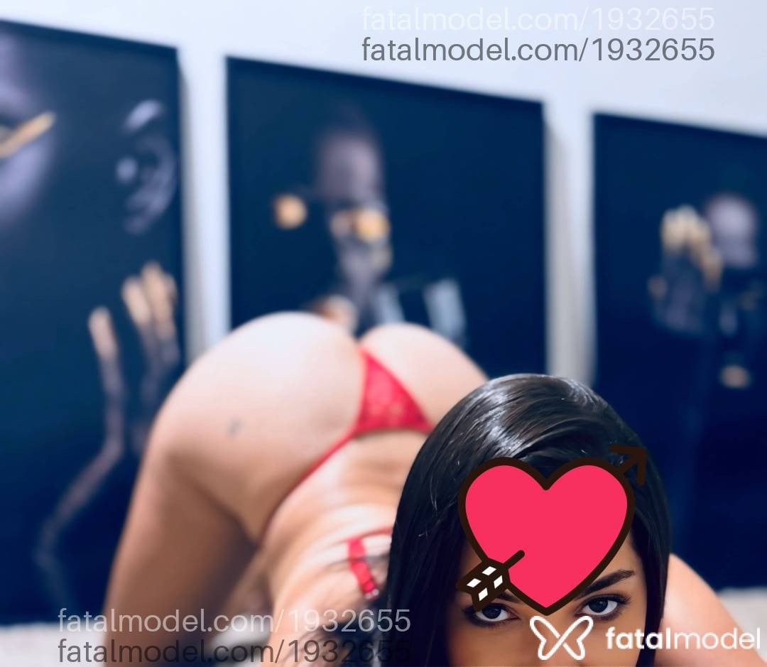Acompanhante mulher com cabelo castanho de olhos castanhos - Lavínia