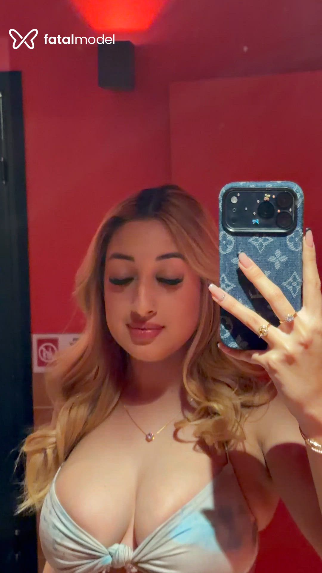 Acompanhante mulher ruiva (o) de olhos pretos - Kyara
