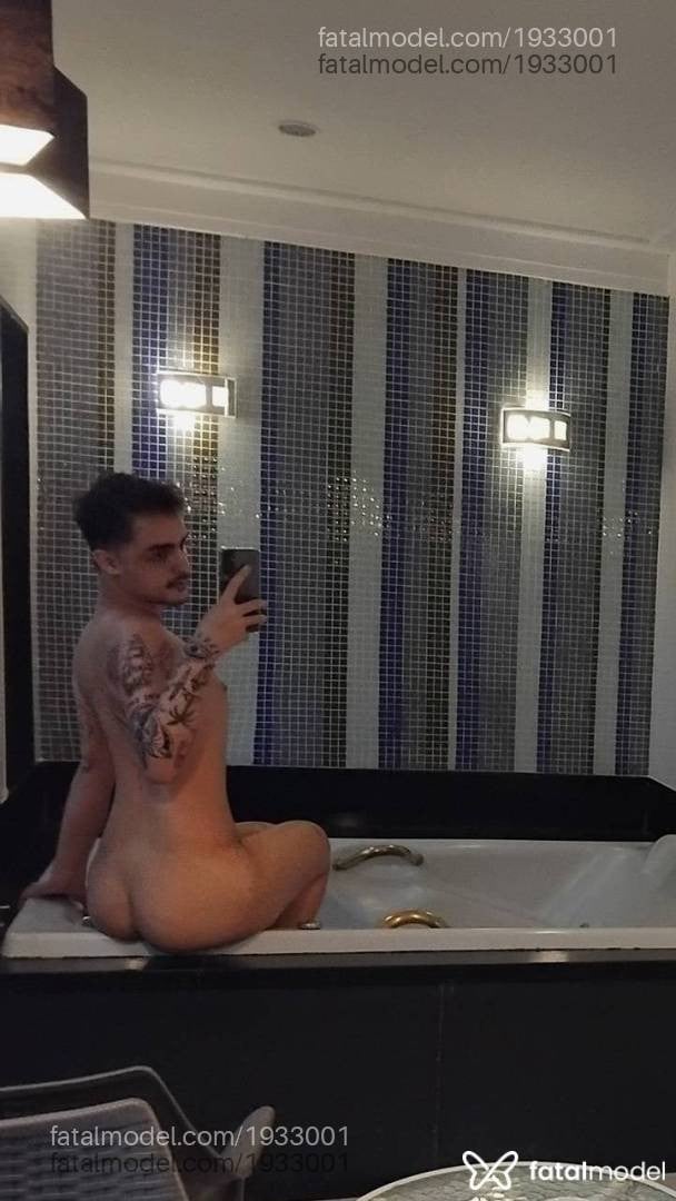 Acompanhante homem com cabelo castanho de olhos castanhos em Itajubá - Caio
