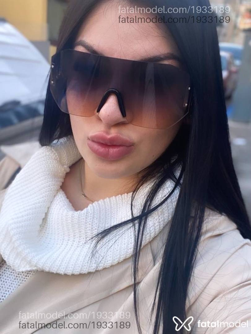 Acompanhante mulher morena (o) de olhos castanhos - Rafaela