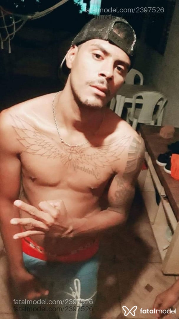Acompanhante homem com cabelo grisalho de olhos pretos em Frutal Acompanhante homem com cabelo grisalho de olhos pretos em Frutal - Dotadonegro