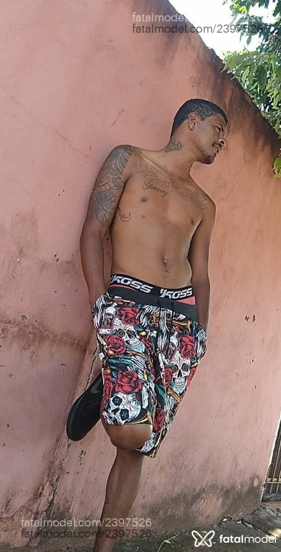 Acompanhante homem com cabelo grisalho de olhos pretos em Frutal Acompanhante homem com cabelo grisalho de olhos pretos em Frutal - Dotadonegro