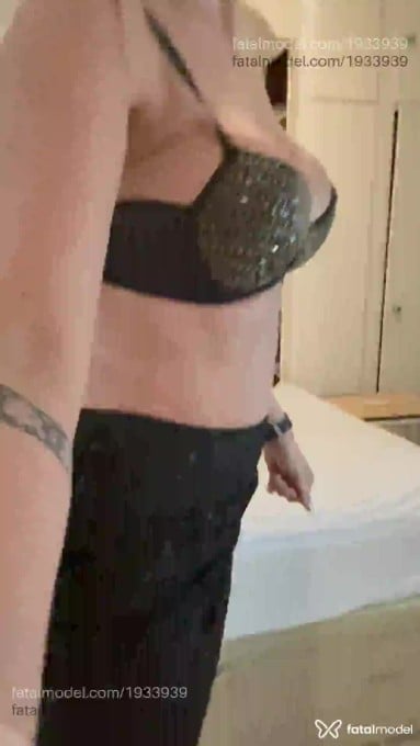 Acompanhante mulher com cabelo castanho de olhos castanhos em São Paulo - Alycia Bittencourt