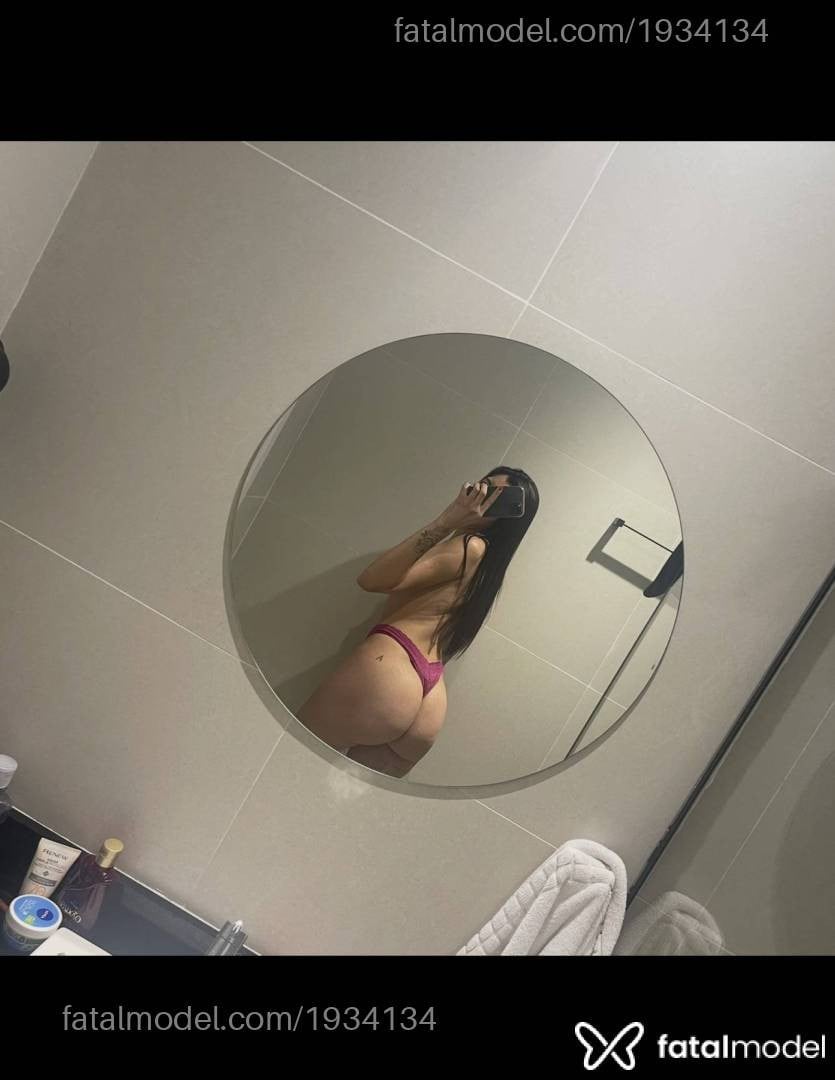 Acompanhante mulher com cabelo castanho de olhos castanhos - Agatha Nunes