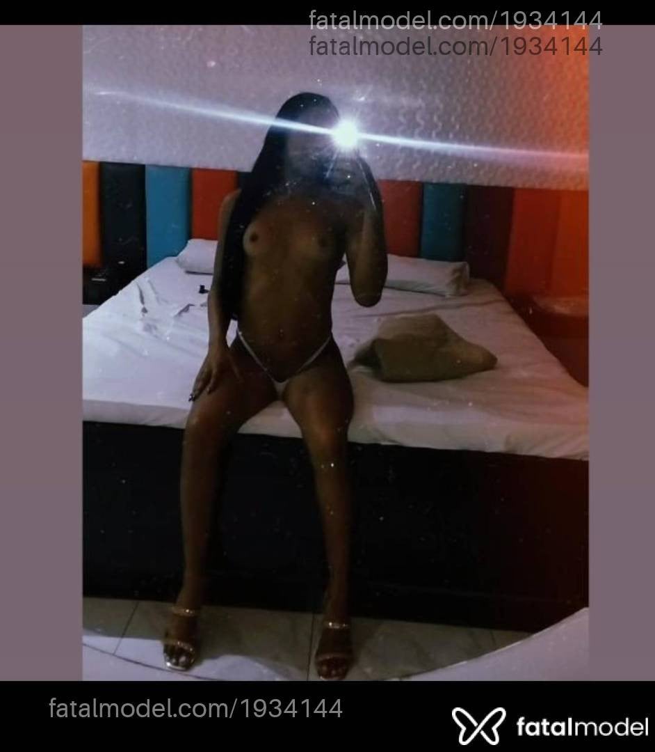 Acompanhante homem trans morena (o) de olhos pretos - Gabriela Silva