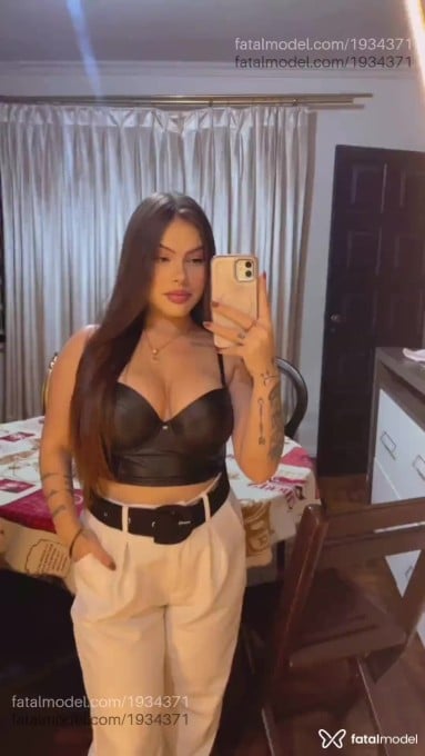 Acompanhante mulher com cabelo castanho de olhos castanhos em Bauru Acompanhante mulher com cabelo castanho de olhos castanhos em Bauru - Gabriela