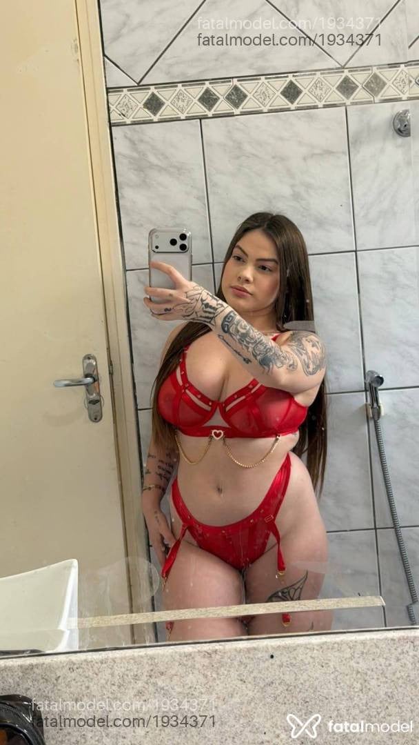 Acompanhante mulher com cabelo castanho de olhos castanhos - Gabriela