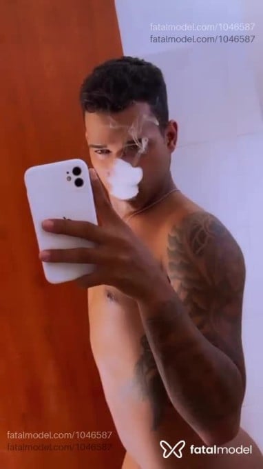 Acompanhante homem morena (o) de olhos pretos em Curvelo - Carlos Eduardo