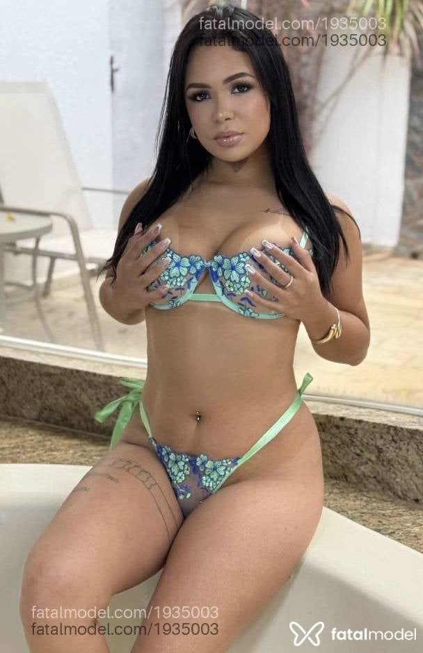 Acompanhante mulher morena (o) de olhos pretos - Jheny