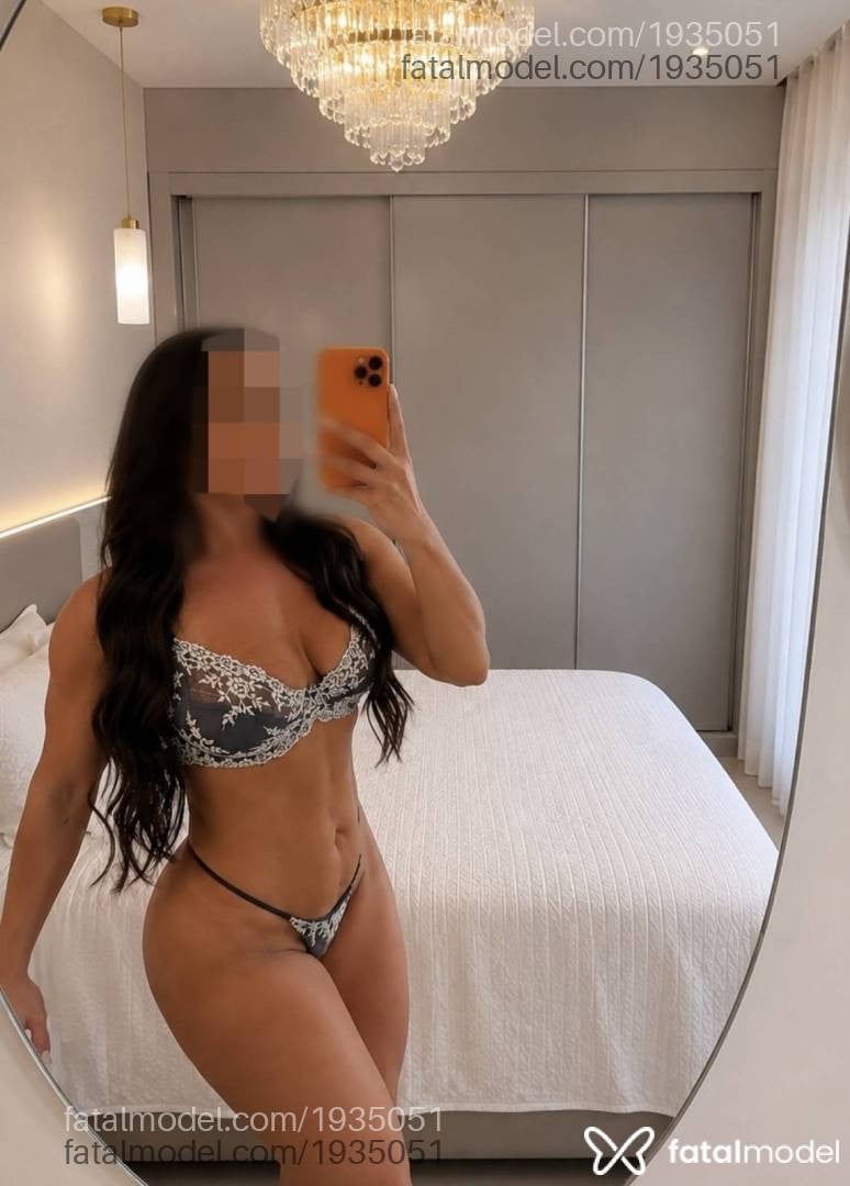 Acompanhante mulher com cabelo castanho de olhos verdes em Juiz de Fora - Gabi Campos