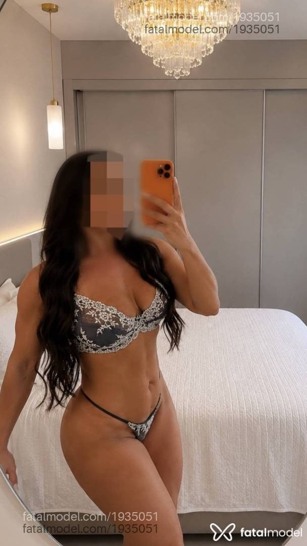 Acompanhante mulher com cabelo castanho de olhos verdes em Juiz de Fora - Gabi Campos