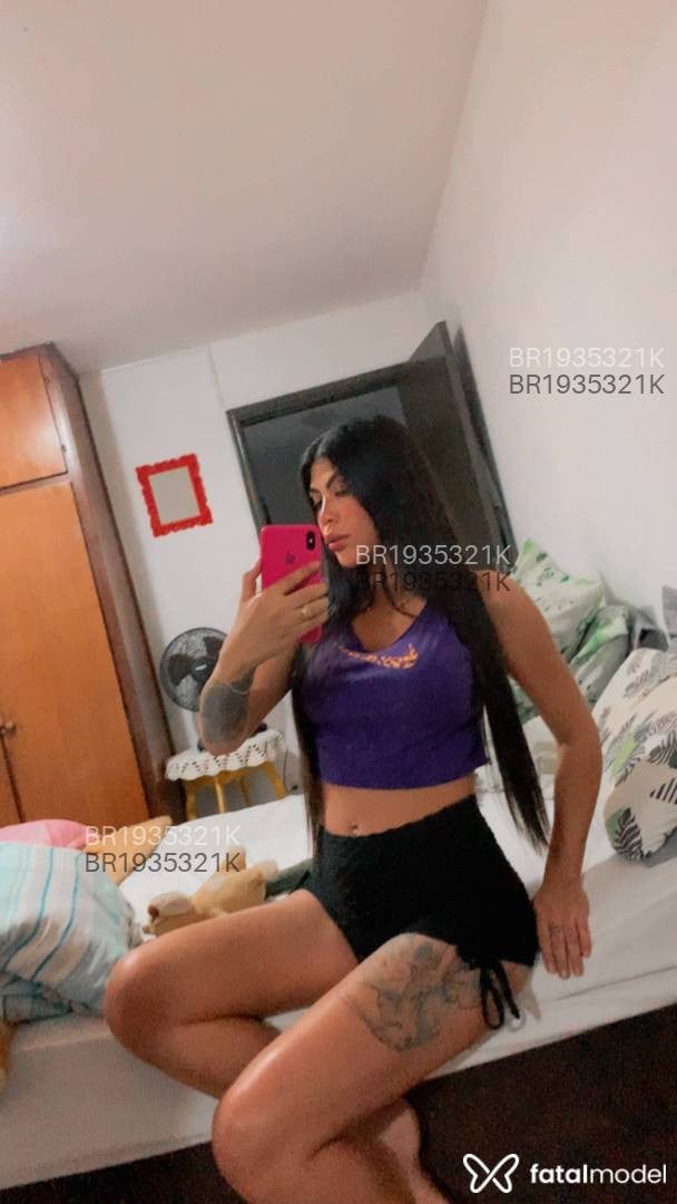 Acompanhante mulher com cabelo castanho de olhos mel - Melissa Acompanhante mulher com cabelo castanho de olhos mel - Melissa