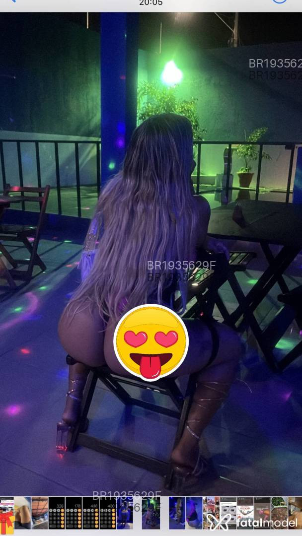 Acompanhante mulher loira (o) de olhos castanhos em Virtual - Amanda