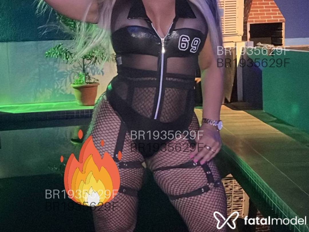 Acompanhante mulher loira (o) de olhos castanhos em Virtual - Amanda