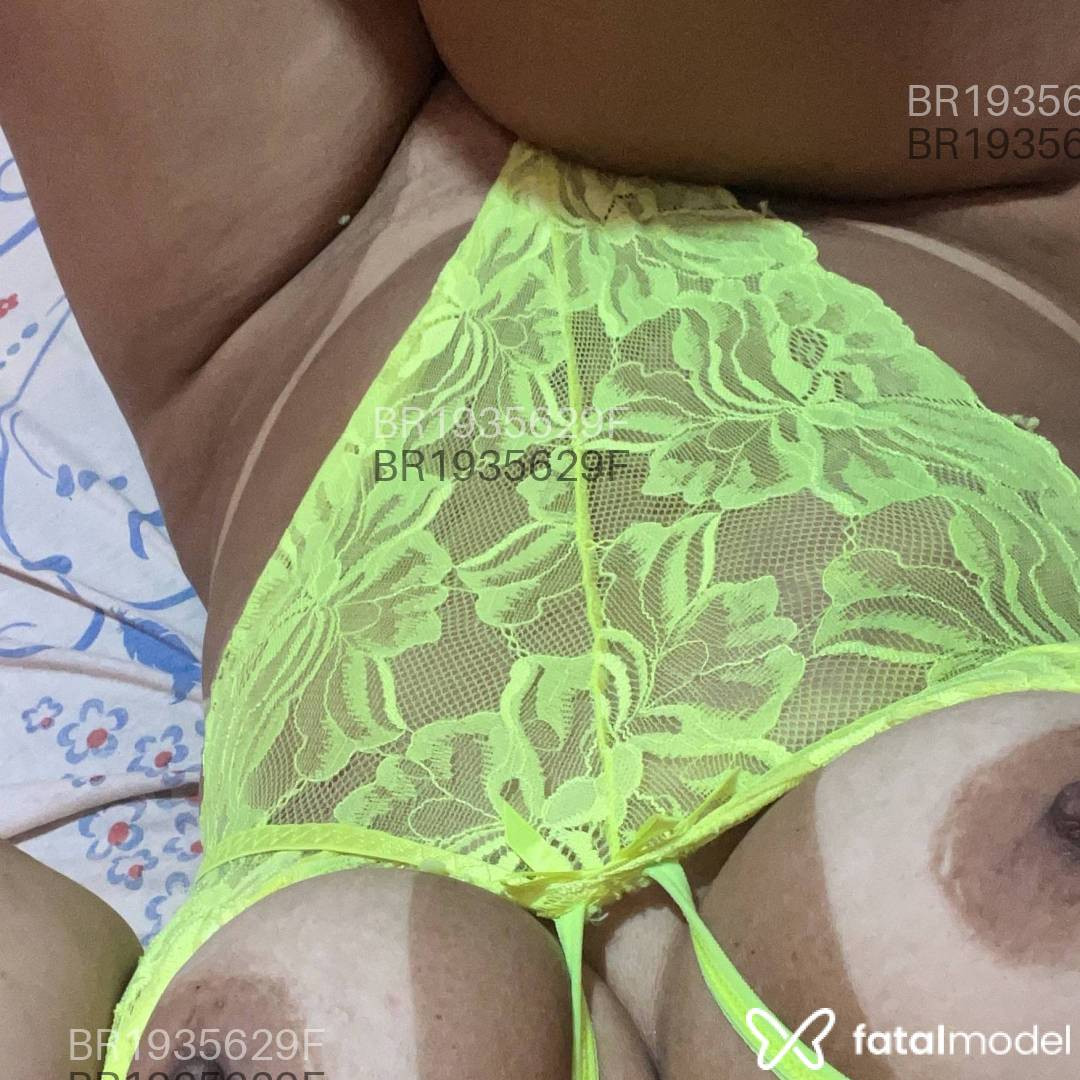 Acompanhante mulher loira (o) de olhos castanhos em Virtual - Amanda