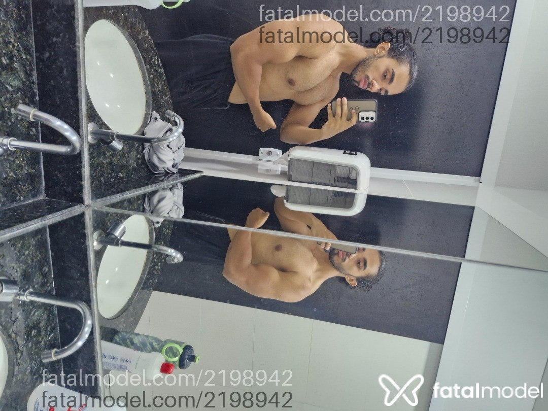 Acompanhante homem morena (o) de olhos castanhos em Virtual - Gustavo