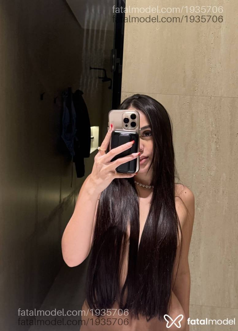 Acompanhante mulher morena (o) de olhos castanhos - Jade Valença Acompanhante mulher morena (o) de olhos castanhos - Jade Valença