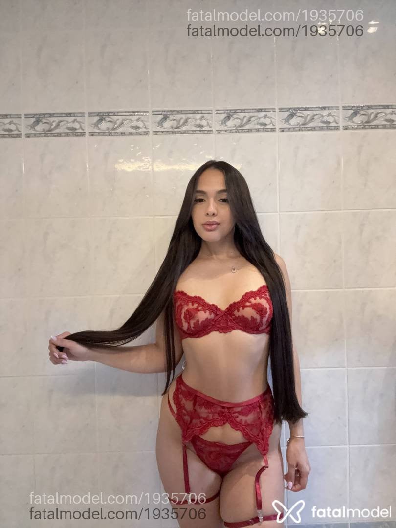 Acompanhante mulher morena (o) de olhos castanhos - Jade Valença