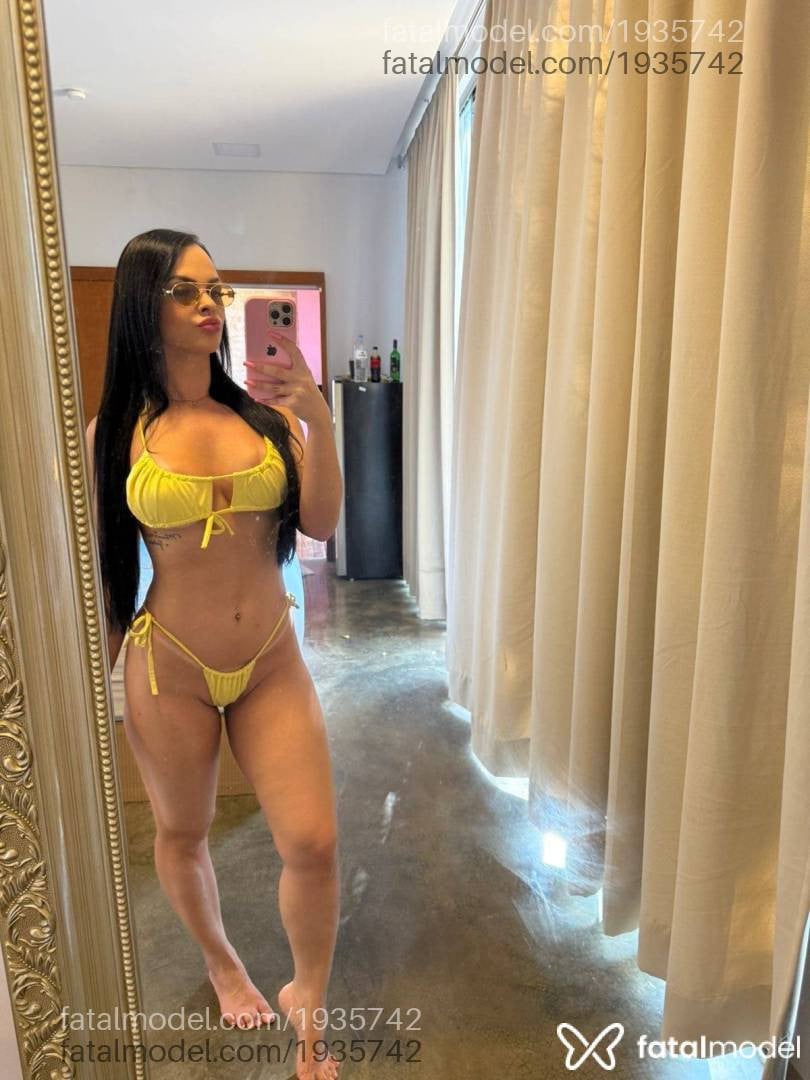 Acompanhante mulher morena (o) de olhos mel - Paolla Hotwife