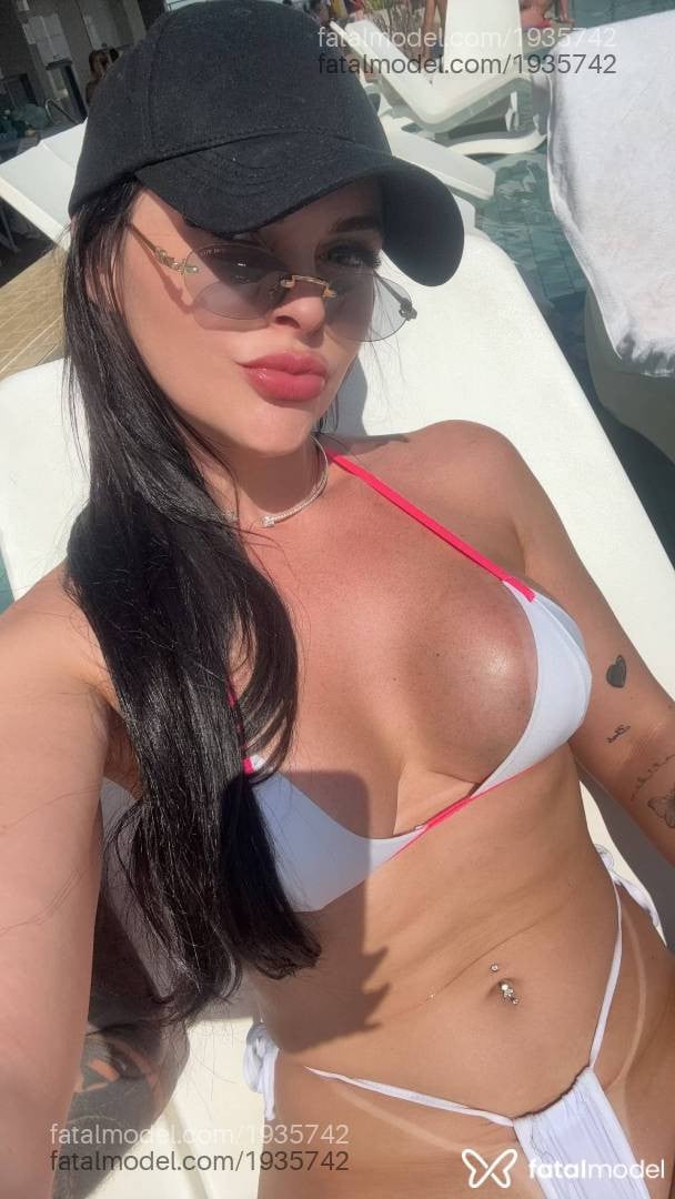 Acompanhante mulher morena (o) de olhos mel - Paolla Hotwife