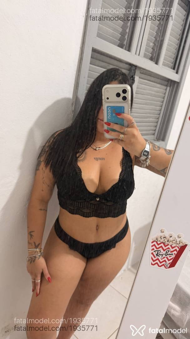 Acompanhante mulher morena (o) de olhos pretos em Porto Alegre Acompanhante mulher morena (o) de olhos pretos em Porto Alegre - Monick