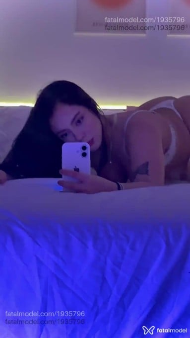 Acompanhante mulher morena (o) de olhos castanhos em Virtual - Anora Vilar