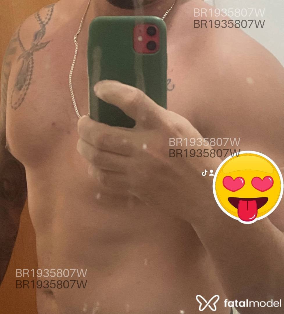 Acompanhante homem com cabelo castanho de olhos castanhos - Rogerio Acompanhante homem com cabelo castanho de olhos castanhos - Rogerio