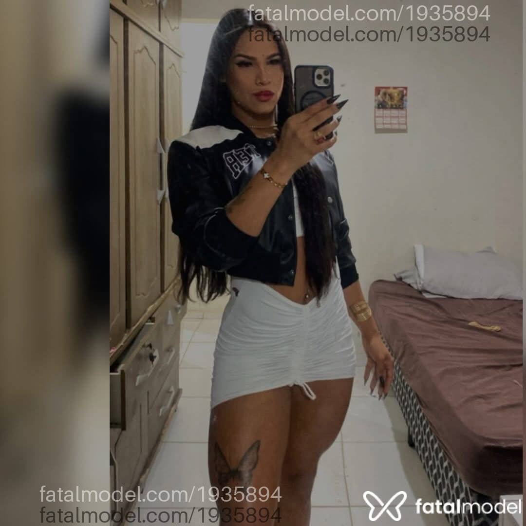 Acompanhante mulher trans morena (o) de olhos pretos - Anna Lu Rodrigues