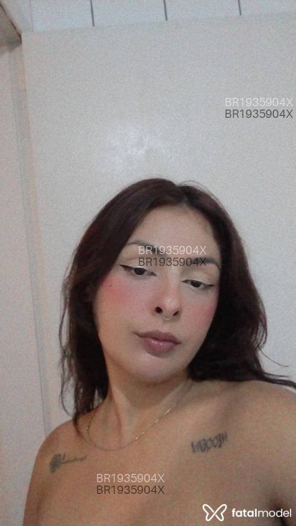 Acompanhante mulher com cabelo colorido de olhos pretos em Ponta Grossa - Luccy