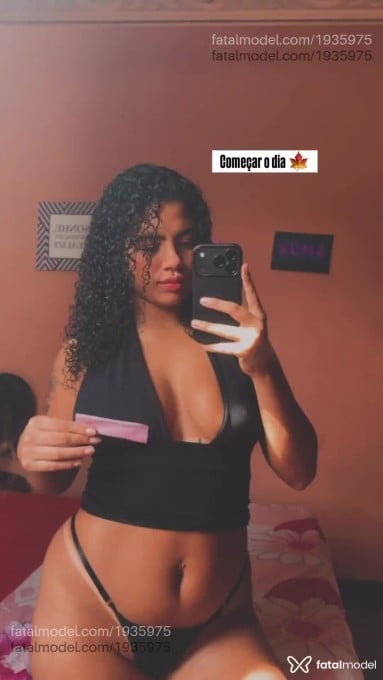Acompanhante mulher morena (o) de olhos pretos - Gabi Fontinny Acompanhante mulher morena (o) de olhos pretos - Gabi Fontinny