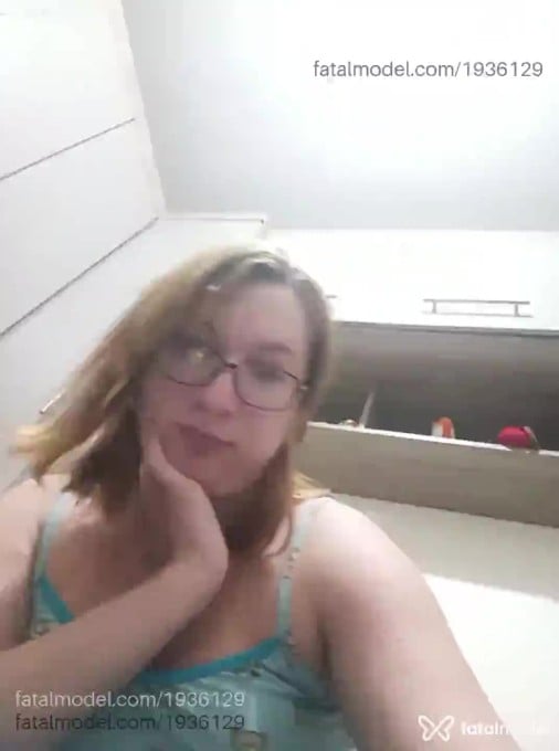 Acompanhante mulher trans loira (o) de olhos verdes - Bruna Bolzani