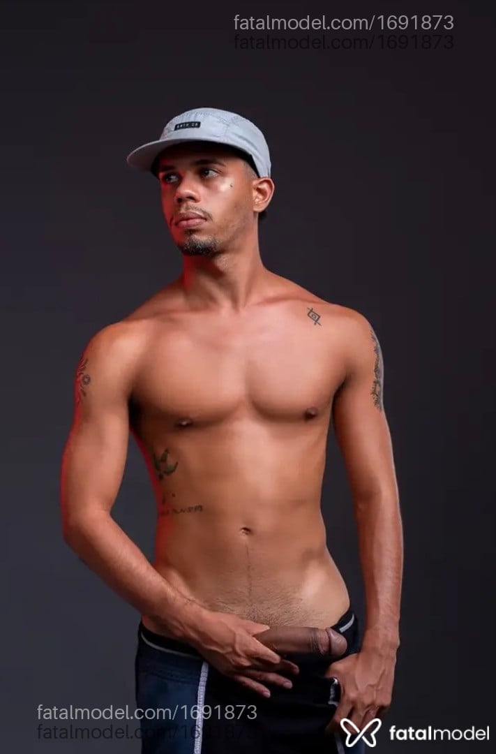 Acompanhante homem morena (o) de olhos pretos em Aracaju Acompanhante homem morena (o) de olhos pretos em Aracaju - Leandro Santana