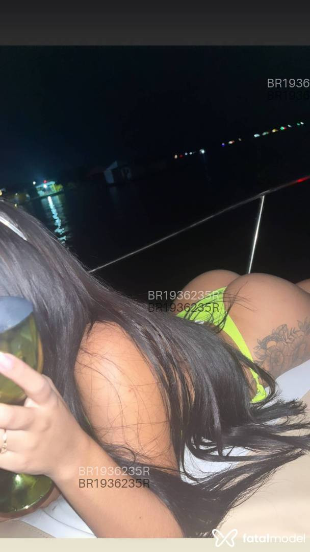 Acompanhante mulher morena (o) de olhos mel em Blumenau Acompanhante mulher morena (o) de olhos mel em Blumenau - Lia benaion