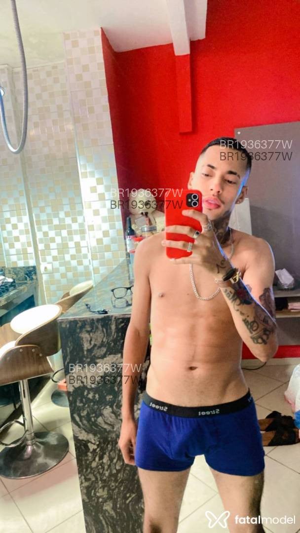 Acompanhante homem morena (o) de olhos castanhos em São Paulo - Europeu