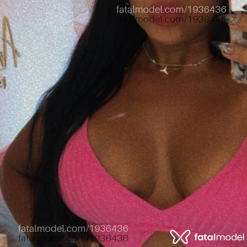 Acompanhante mulher com cabelo castanho de olhos castanhos - Renata