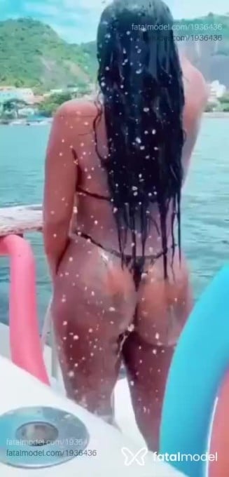 Acompanhante mulher com cabelo castanho de olhos castanhos em Cabo Frio - Renata
