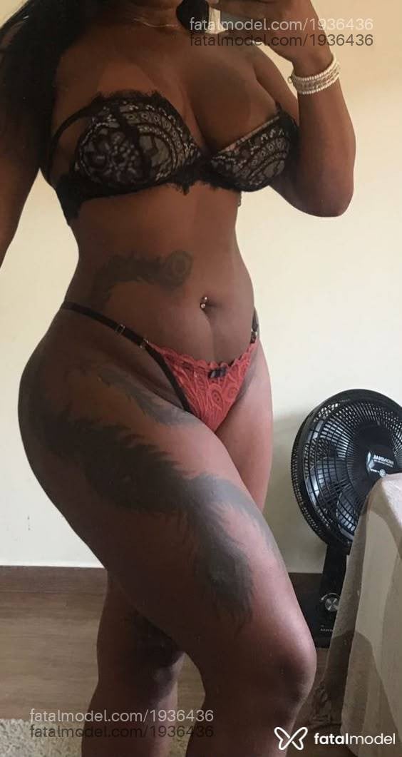 Acompanhante mulher com cabelo castanho de olhos castanhos - Renata