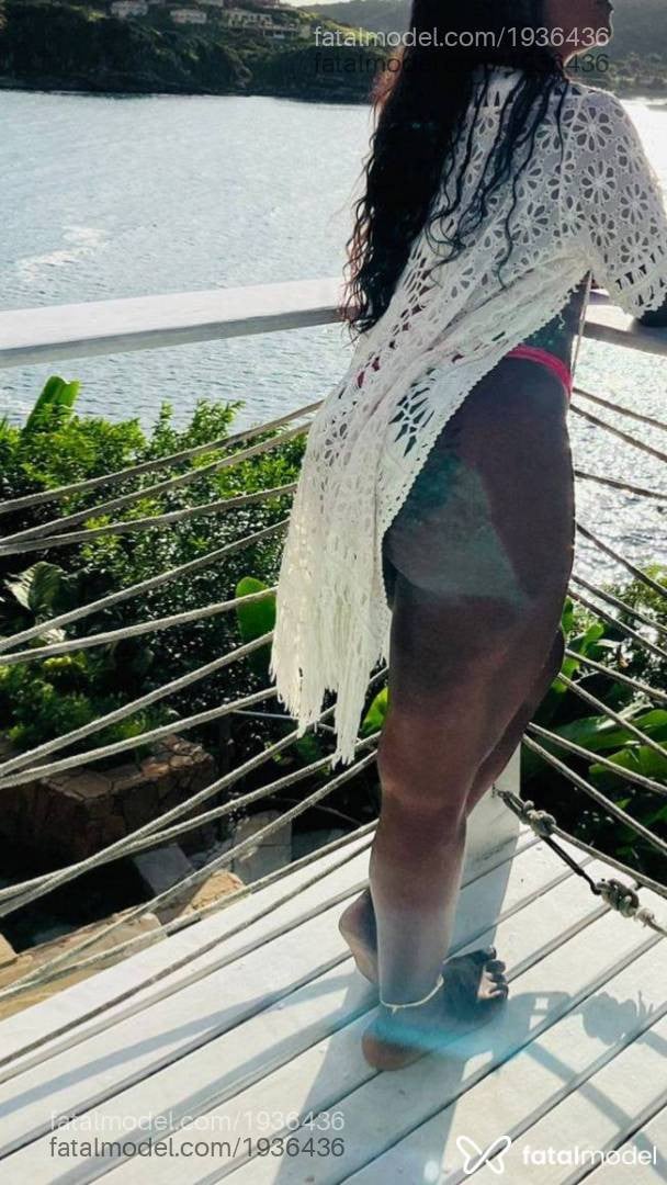 Acompanhante mulher com cabelo castanho de olhos castanhos - Renata