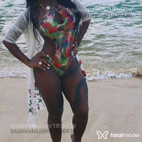Acompanhante mulher com cabelo castanho de olhos castanhos - Renata