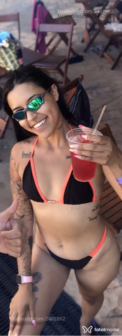 Acompanhante mulher com cabelo castanho de olhos castanhos em São Paulo Acompanhante mulher com cabelo castanho de olhos castanhos em São Paulo - Julia Dias