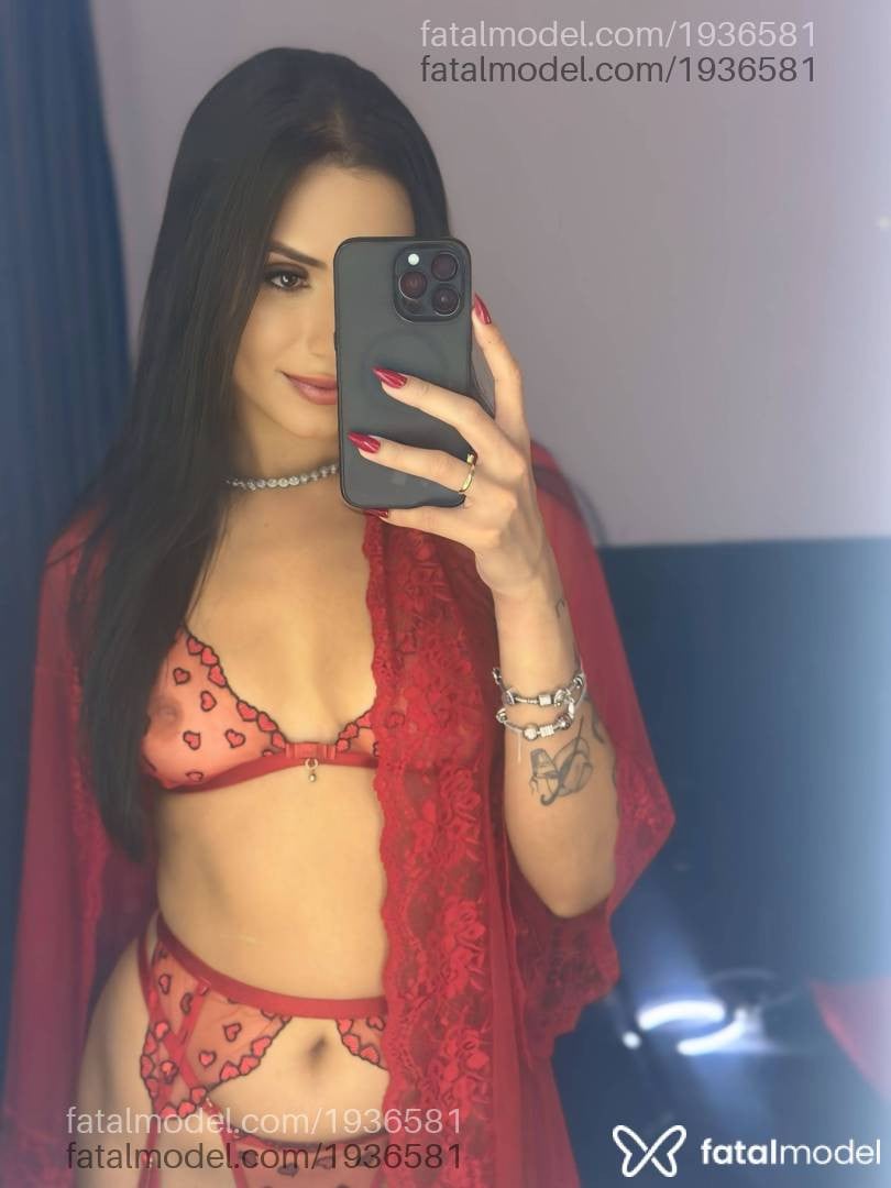 Acompanhante mulher morena (o) de olhos pretos - Haysla