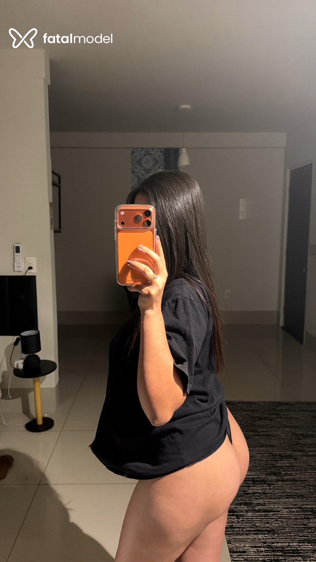 Acompanhante mulher morena (o) de olhos pretos - Jhully