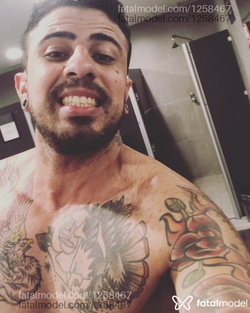Acompanhante homem com cabelo castanho de olhos castanhos em Porto Alegre Acompanhante homem com cabelo castanho de olhos castanhos em Porto Alegre - MagicMike
