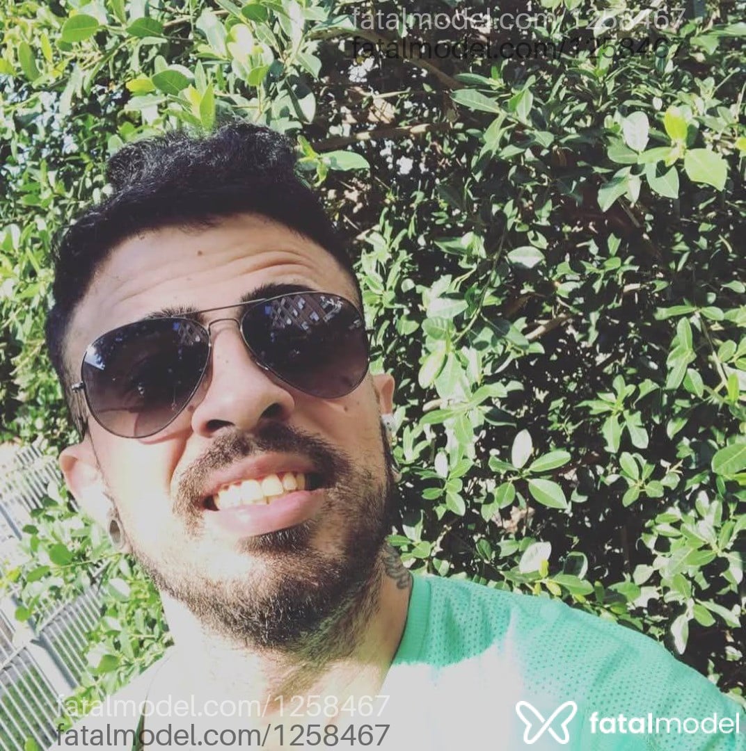 Acompanhante homem com cabelo castanho de olhos castanhos em Porto Alegre Acompanhante homem com cabelo castanho de olhos castanhos em Porto Alegre - MagicMike