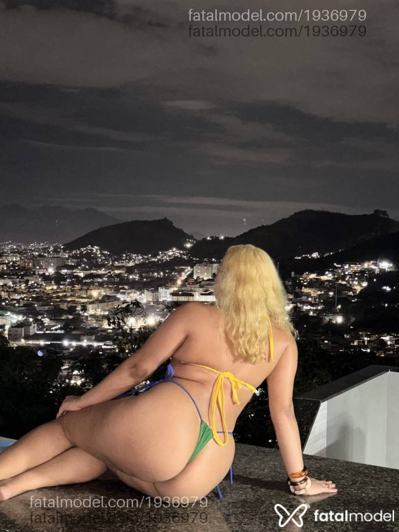 Acompanhante mulher loira (o) de olhos verdes - Kimberly
