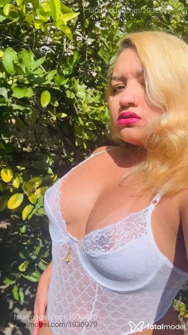 Acompanhante mulher loira (o) de olhos verdes - Kimberly